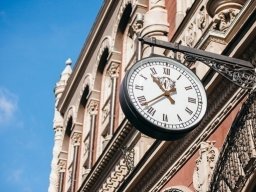 В Украине &laquo;взлетел&raquo; доллар, курс евро замер