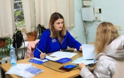 Только лично. Украинцам объяснили, кто сможет получить выплаты 6660 гривен от ООН
