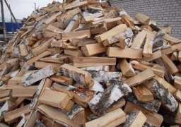 
В Константиновке продолжают развозить бесплатные дрова
