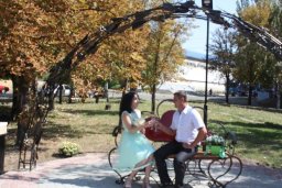 В Константиновке открылась арка для влюбленных &ndash; подарок депутата облсовета