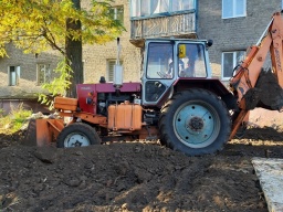 В Константиновке теплосеть меняет трубы и ликвидирует перекопы