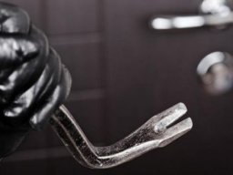 С. Шабовта: &laquo;Нынешние домушники вооружены гранатами и очень опасны при задержании&raquo;