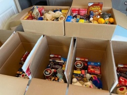 
Продолжается выдача продуктовых наборов в Константиновке для лиц с инвалидностью!
