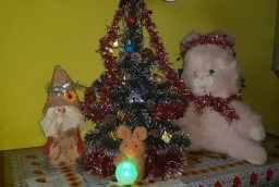 
В Константиновке новогодняя атрибутика подорожала, но не слишком
