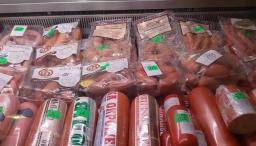 
В магазинах правобережья Константиновки продуктов много, покупателей очень мало
