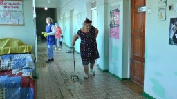 
В Константиновке оперируют раненых при обстрелах: проводят до четырех операций в сутки (ВИДЕО)
