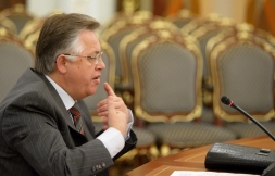 Петр Симоненко: Власть в вопросе выборов вновь обманывает общество