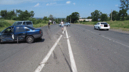 Двое 80-летних автомобилистов пострадали на дороге Константиновка &ndash; Краматорск