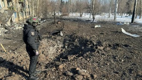 Ворог атакував Костянтинівку ракетами та авіабомбами: є постраждалі та руйнування (ФОТО, ВІДЕО)