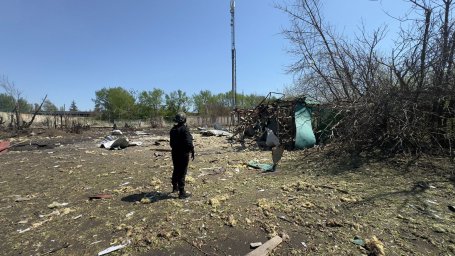 У Костянтинівці ворог вдарив по критичній інфраструктурі: пошкоджено будівлі та техніку