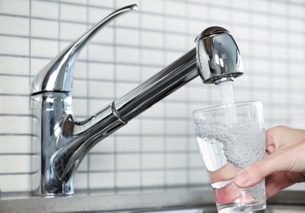 В Константиновке ремонтируют водовод без прекращения подачи воды