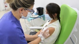 
Плановые прививки в условиях войны: украинцам объяснили, куда надо обращаться
