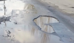 В Константиновке временно &laquo;латают&raquo; ямы на дорогах