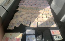 
В Украине поймали мошенников, которые &laquo;сдавали в аренду&raquo; несуществующее жилье переселенцам
