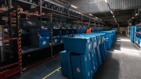 
В Украине изменили правила пересылки продуктов по почте: что запрещено
