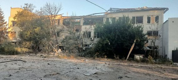 В Константиновке российским обстрелом разрушено админздание горгаза