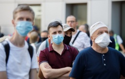 
Карантин в Украине все еще есть, его срок снова продлили
