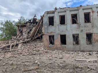 Ворожий авіаудар по Костянтинівці: поранена жінка, зруйновано будинки та інфраструктуру