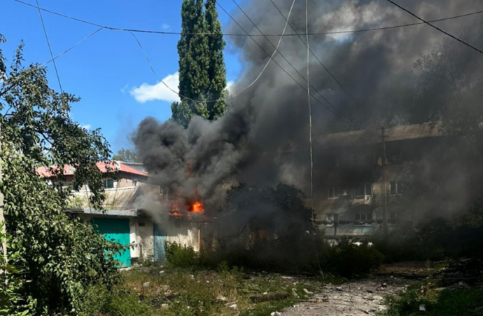 Наслідки обстрілів Костянтинівки та громади 9-10 серпня: є поранені та руйнування