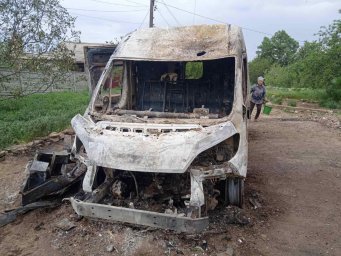 Російський дрон знищив карету швидкої у Костянтинівці &ndash; медики дивом не постраждали