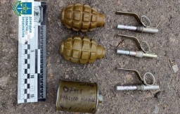 
Житель Константиновки пытался продать гранаты дружковчанке
