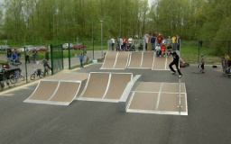 Роллердром, Multiplex и социальная парикмахерская: Что еще предлагают жители Константиновки реализов